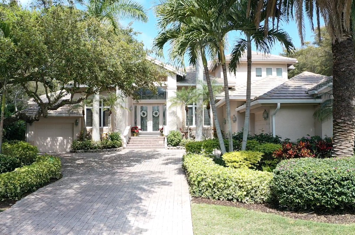 Quinn New Roof Installation in Bay Isles